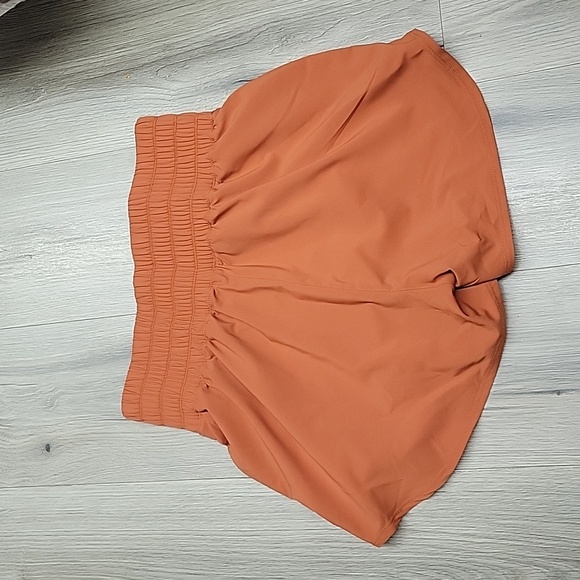 NIKE WOMEN'S SHORTS. - Picture 4 of 6